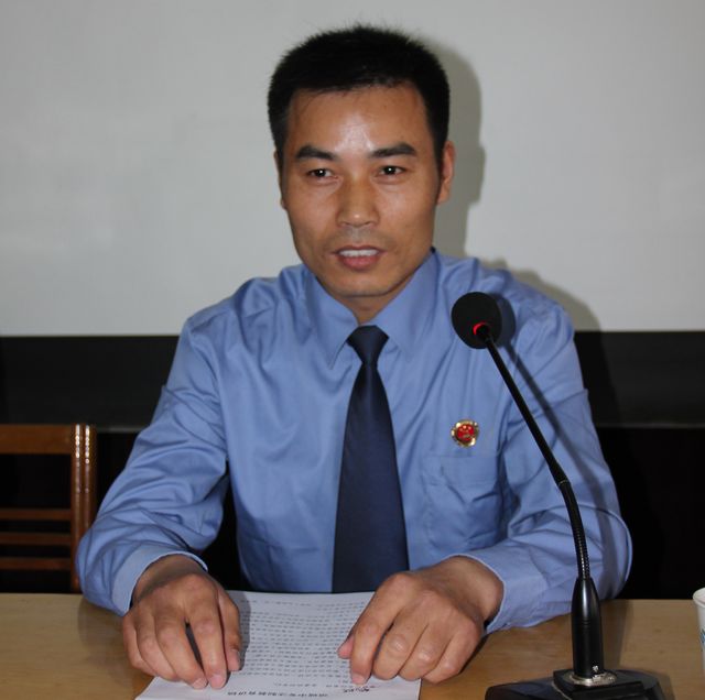 华球召开法制安全教育报告会