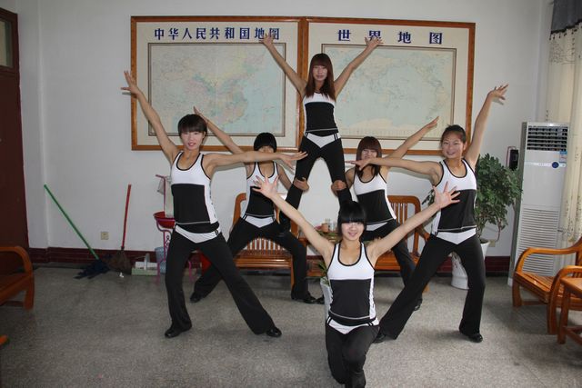 热烈祝贺华球在河南省首届中职生素质能力大赛上载誉而归