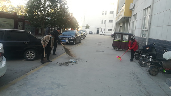 打造整洁校园 迎接崭新学期 —项城中专开展新学期卫生大扫除活动