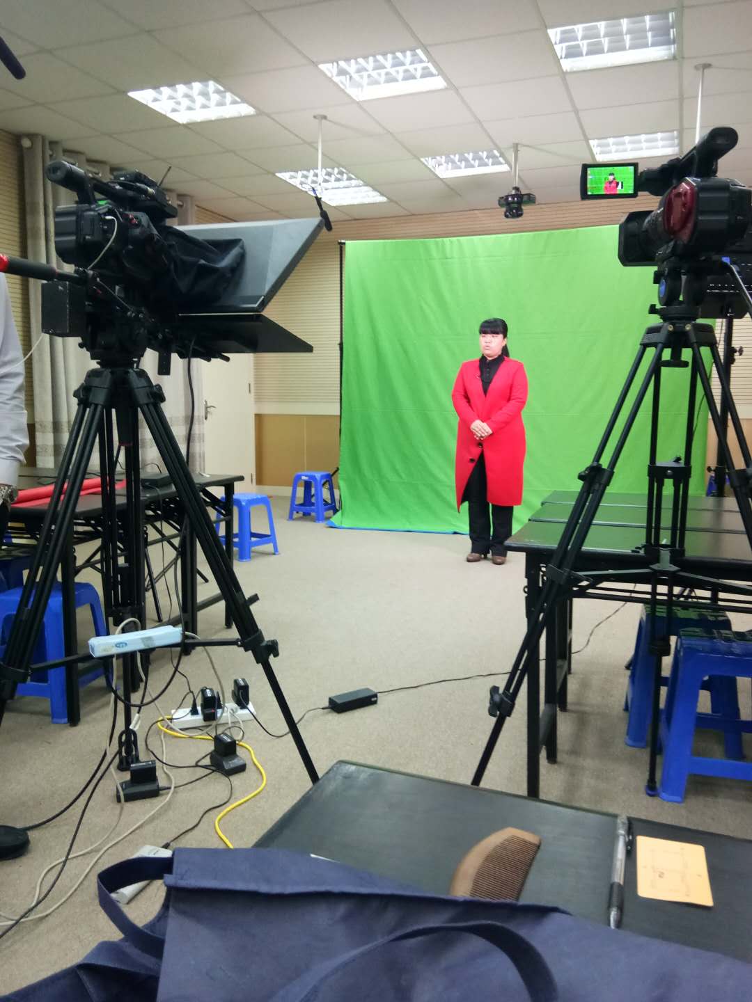 数学组教师参加微课录制