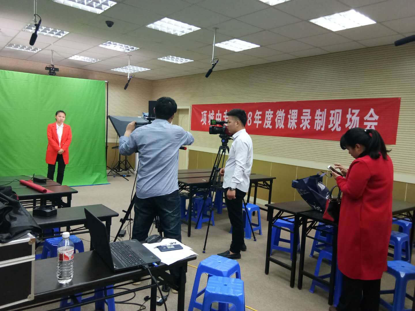 我组教师张世娇参加微课录制