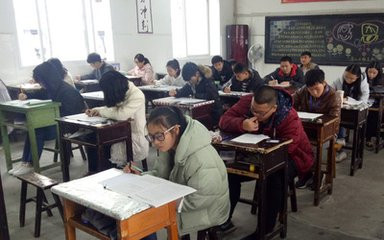 我组教师冒着严寒参加2017级高中学业水平测试监考工作