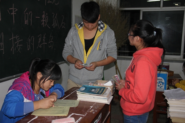 点滴爱心绘彩虹，暗淡生命焕生机 