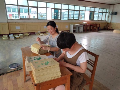 2019.6.19英语组进行作业、教案检查