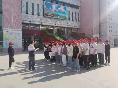 项城中专“创卫有我”志愿者活动之19秋计二班