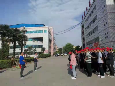 项城中专“创卫有我”志愿者活动之19秋计一班