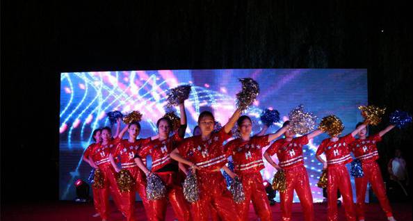 项城中专举行“迎中秋、庆国庆”文艺晚会